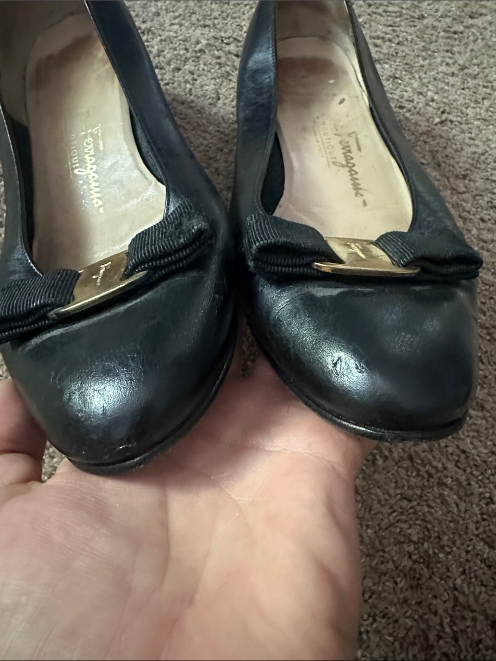 Salvatore Ferragamo Black Leather Vara Bow Flats with Gold Accent - Picture 4 of 7